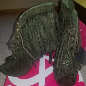 Ashley Stewart Francesca Color: Olive Green